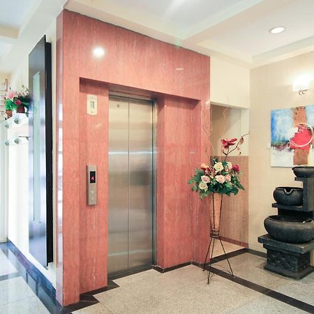 Super Oyo Capital O 175 K-60 Residence Surabaya Exterior photo