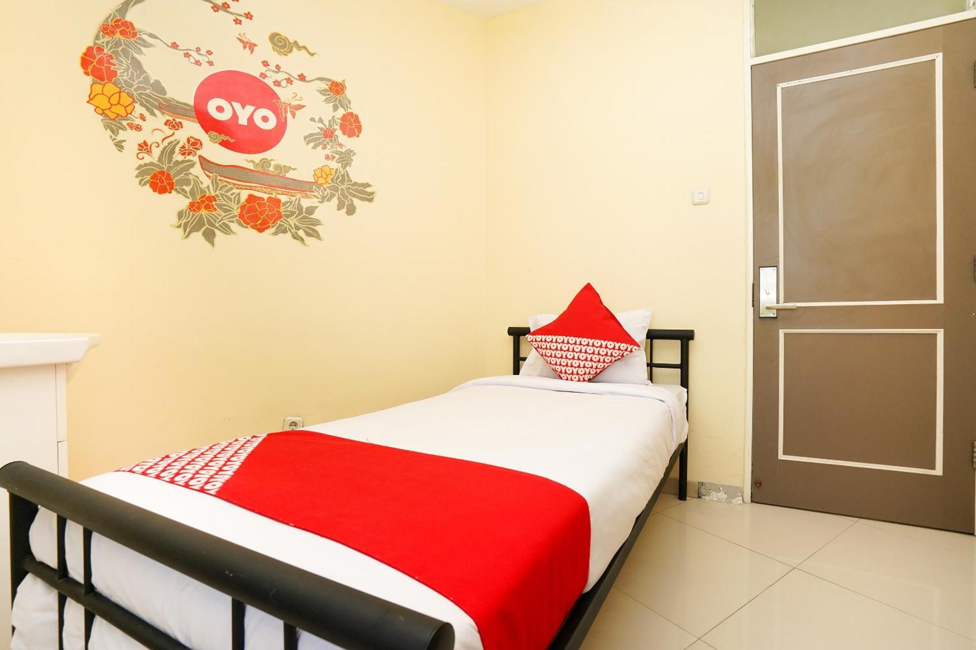 Super Oyo Capital O 175 K-60 Residence Surabaya Exterior photo