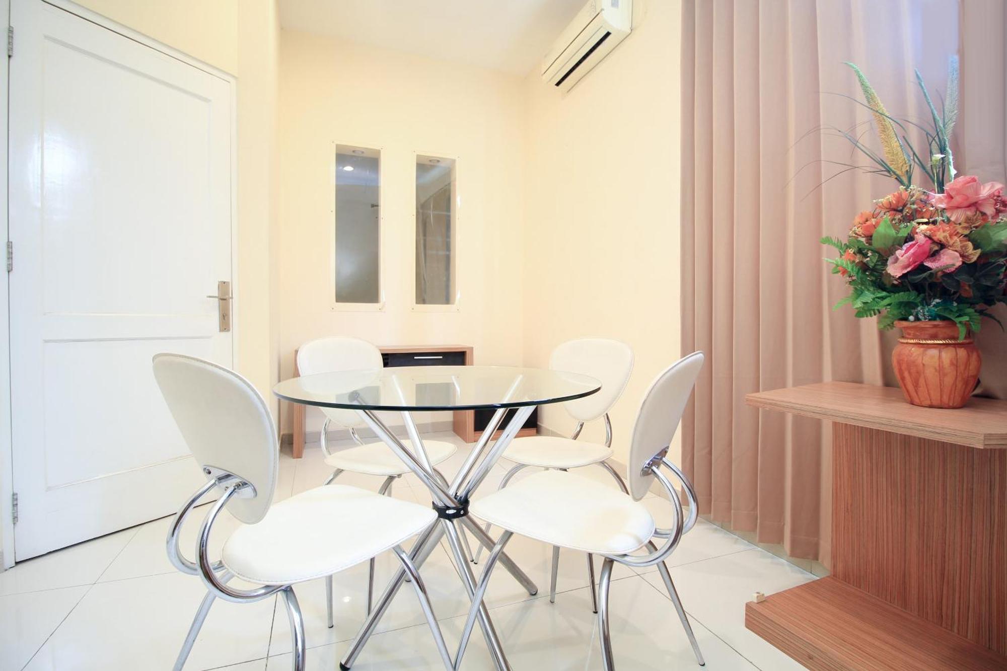 Super Oyo Capital O 175 K-60 Residence Surabaya Exterior photo